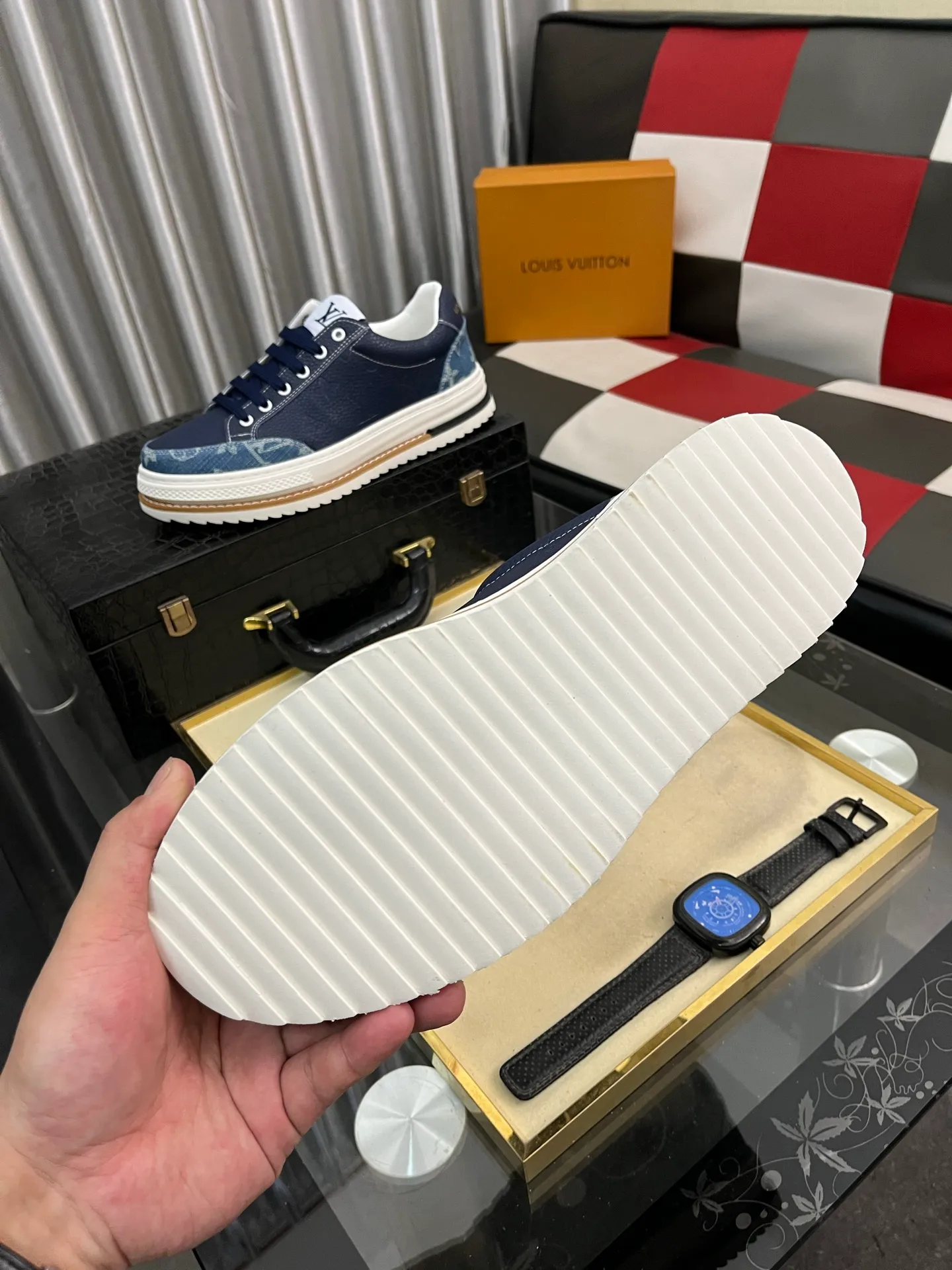 Men's shoes 💰400⌚️⌚️【LOUIS VUITTON】Same style as Louis Vuitton* official website 🚹Men's high-top casual shoes❤️Same style as popular celebrities ~ Best-selling at home and abroad Lv focuses on the checkerboard series...Imported first-layer cowhide with special fabrics➕Full sheepskin lining➕Brand-specific hollow outsole💎Number: 38-442️⃣Colors available